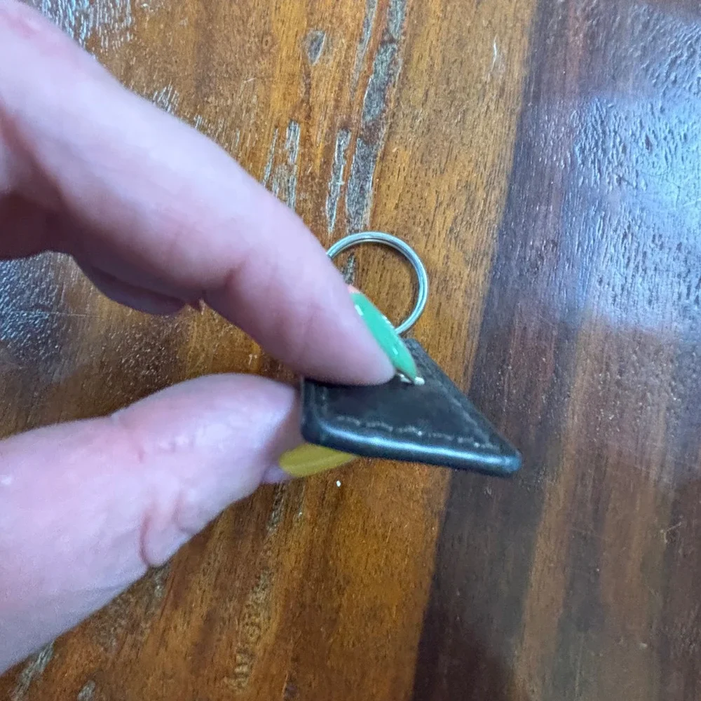 Range Rover Black Carbon Fiber Leather Keychain Brushed Metal Logo Key Fob